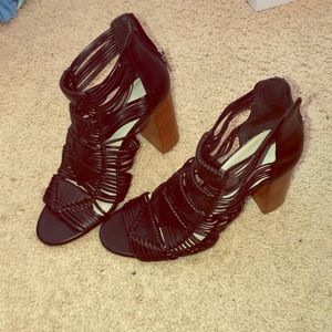 Black “1. State“ Cross Body Heel